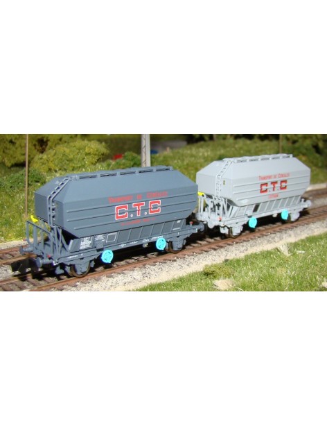 Set of 2 CTC wagons era III