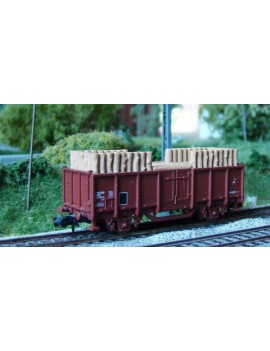 SNCF open wagon with wood
