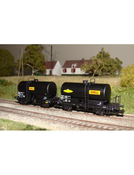 Set of 2 OCEM tank wagons SHELL