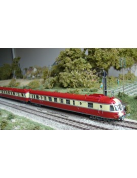 SNCF RGP 1 X-2773 + XR-7773 railcar in TEE red